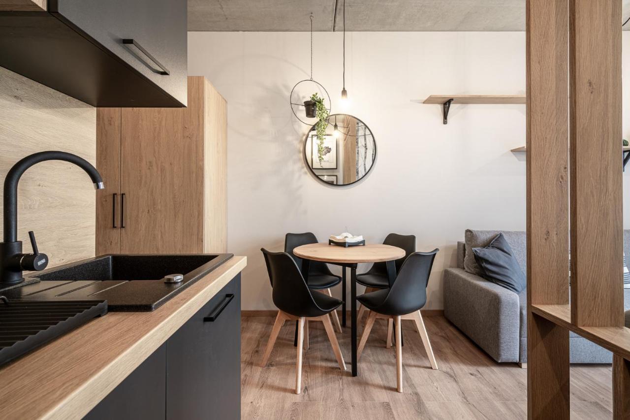 Przy Lotnisku Wrocław Exteriör bild